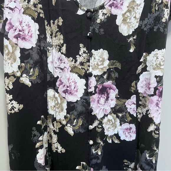 Torrid Stretch Challis Lace-Up Back Top Size 1x - Picture 7 of 10